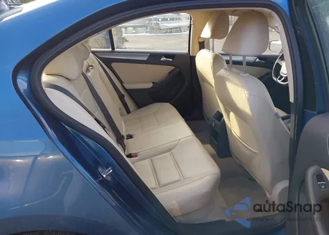 2016 Volkswagen Jetta 1.4T Se from USA, damaged, VIN 3VWD67AJ8GM231894